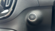 Volvo XC40 2.0 B3P Ultra Dark 5dr Auto Petrol Estate